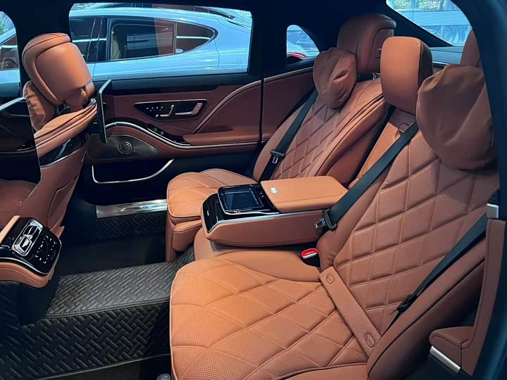 Фото 9 - Mercedes-Benz Maybach S-Class
