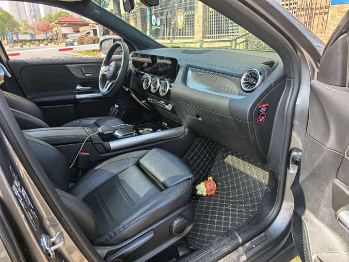 Фото 6 - Mercedes-Benz GLA-Class