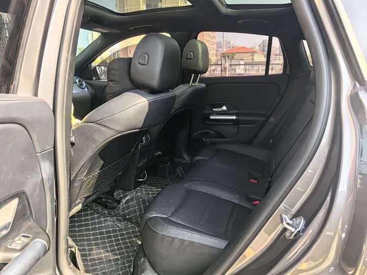 Фото 9 - Mercedes-Benz GLA-Class