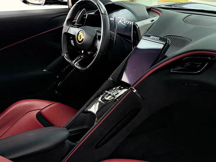 Фото 13 - Ferrari Roma