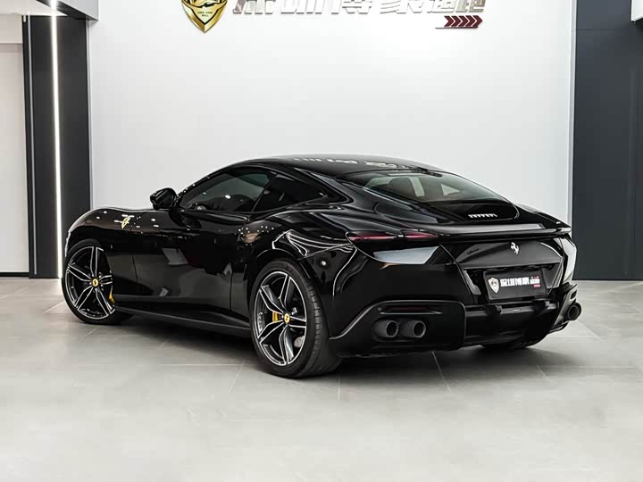 Фото 15 - Ferrari Roma