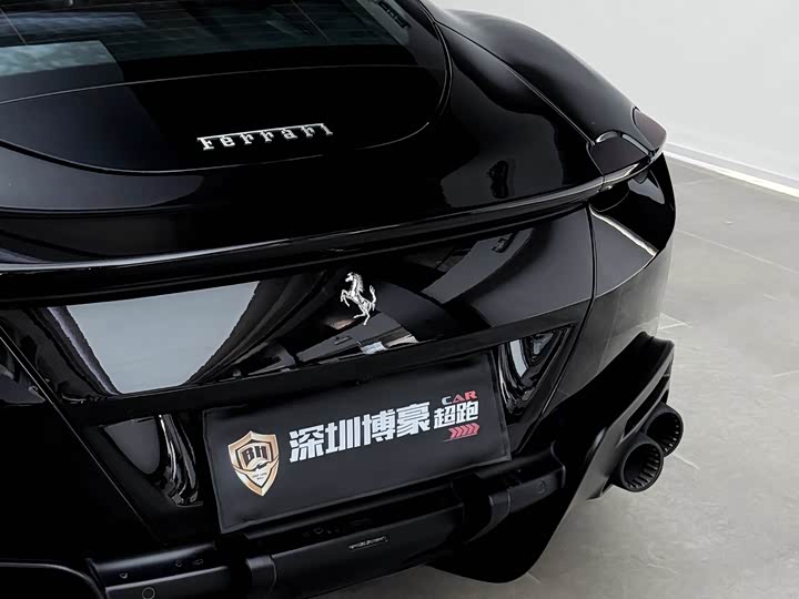 Фото 17 - Ferrari Roma