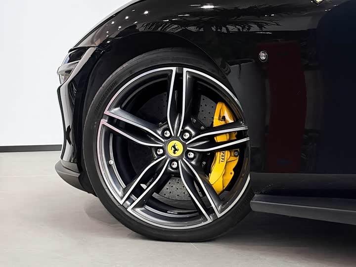 Фото 18 - Ferrari Roma