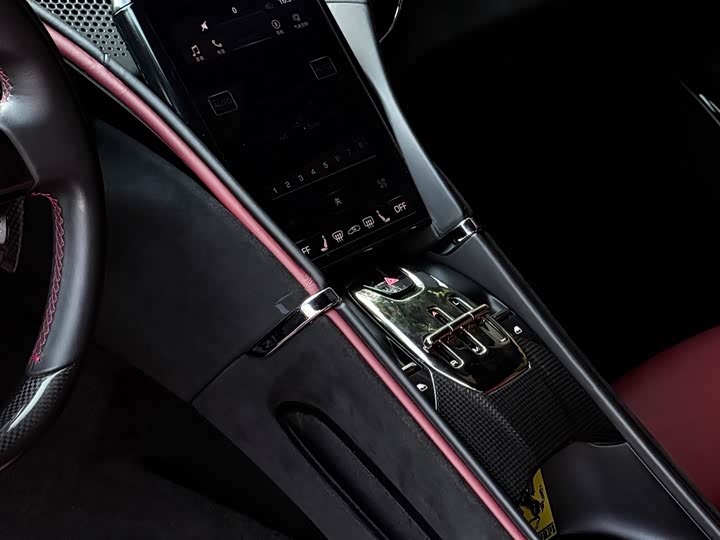 Фото 19 - Ferrari Roma