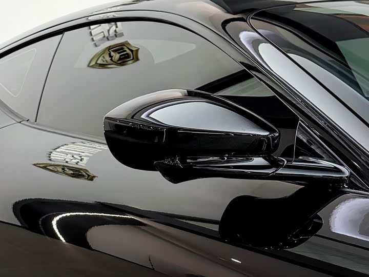 Фото 3 - Ferrari Roma