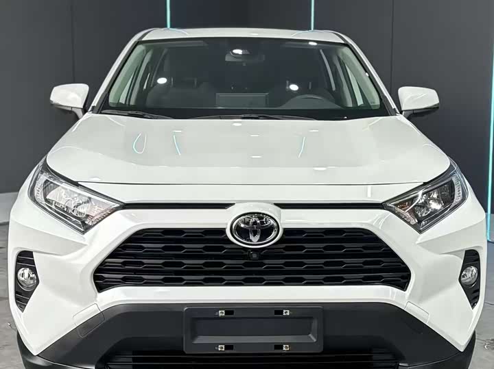 Фото 2 - Toyota RAV4