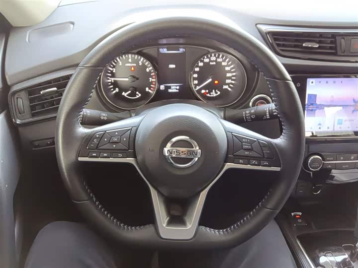 Фото 11 - Nissan X-Trail