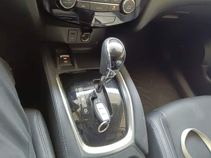 Фото 14 - Nissan X-Trail