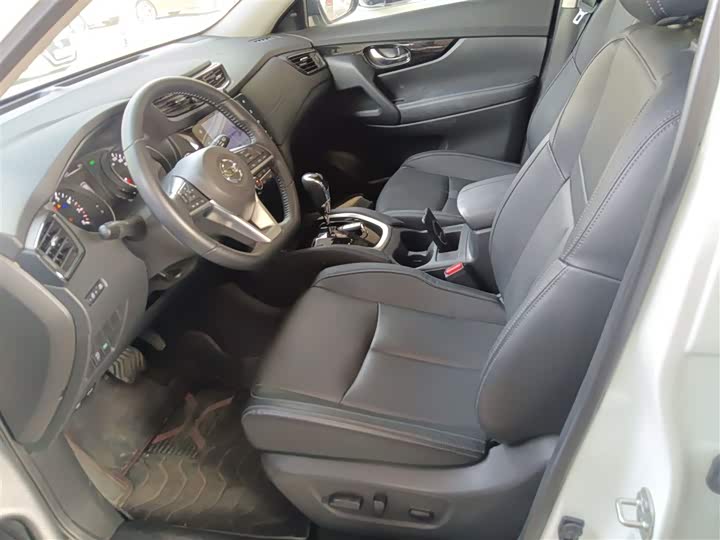 Фото 15 - Nissan X-Trail