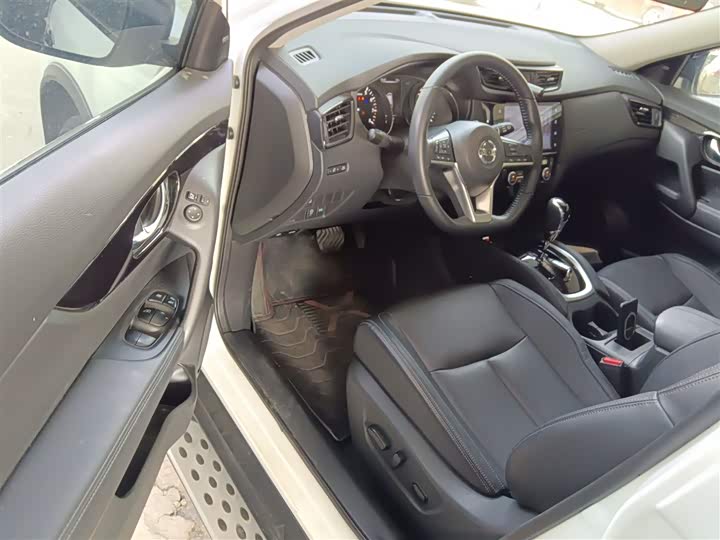 Фото 16 - Nissan X-Trail