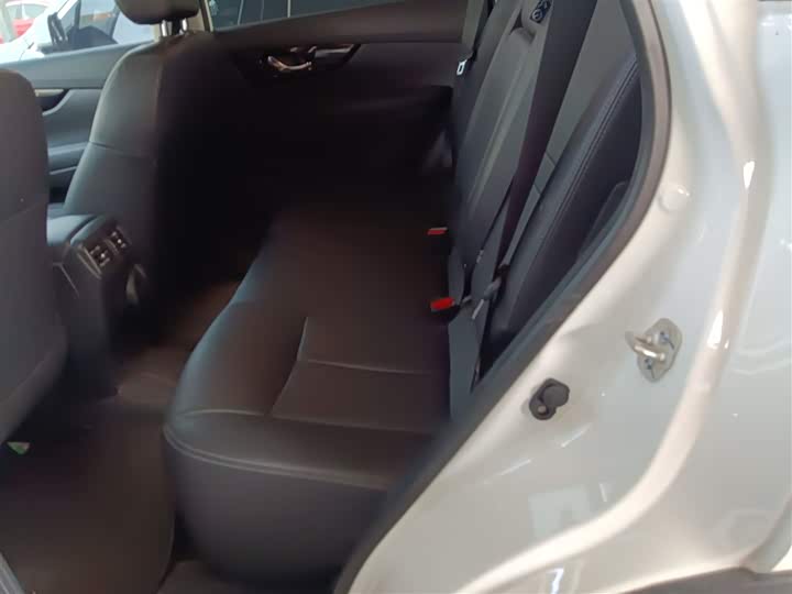 Фото 17 - Nissan X-Trail