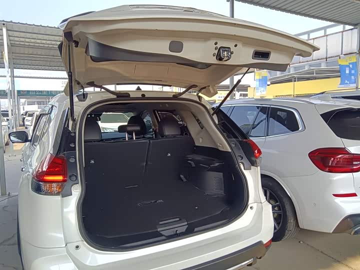 Фото 19 - Nissan X-Trail