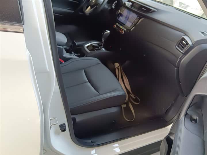 Фото 25 - Nissan X-Trail