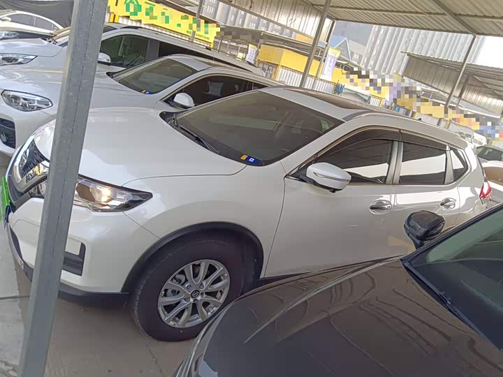 Фото 5 - Nissan X-Trail