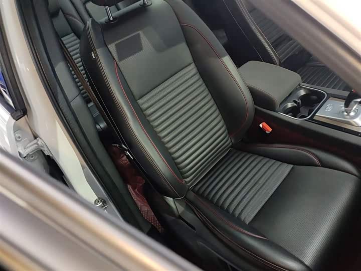 Фото 25 - Land Rover Discovery Sport