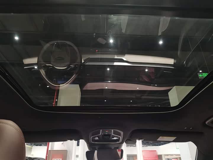 Фото 18 - Geely Monjaro