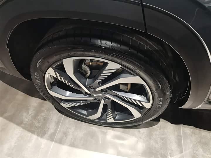 Фото 26 - Geely Monjaro