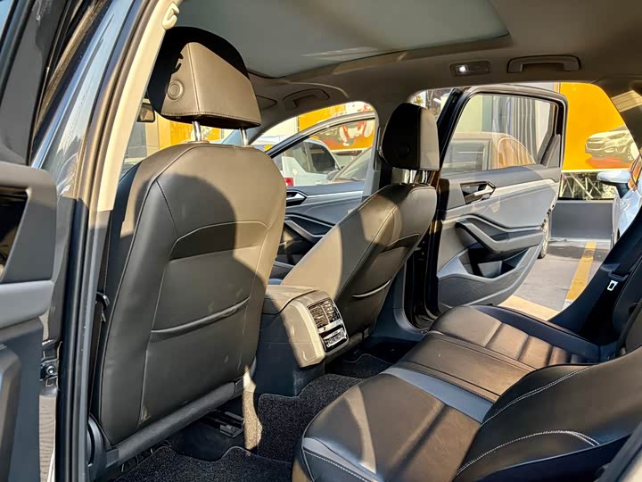 Фото 6 - Volkswagen Sagitar L