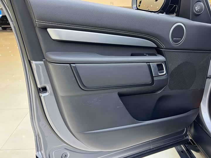 Фото 16 - Land Rover Discovery