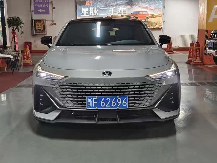 Фото 3 - Changan UNI-V