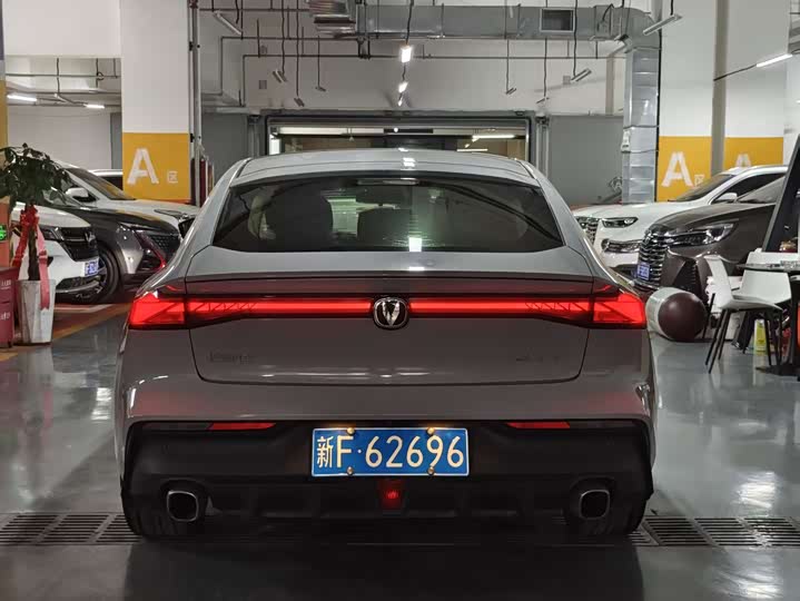 Фото 8 - Changan UNI-V