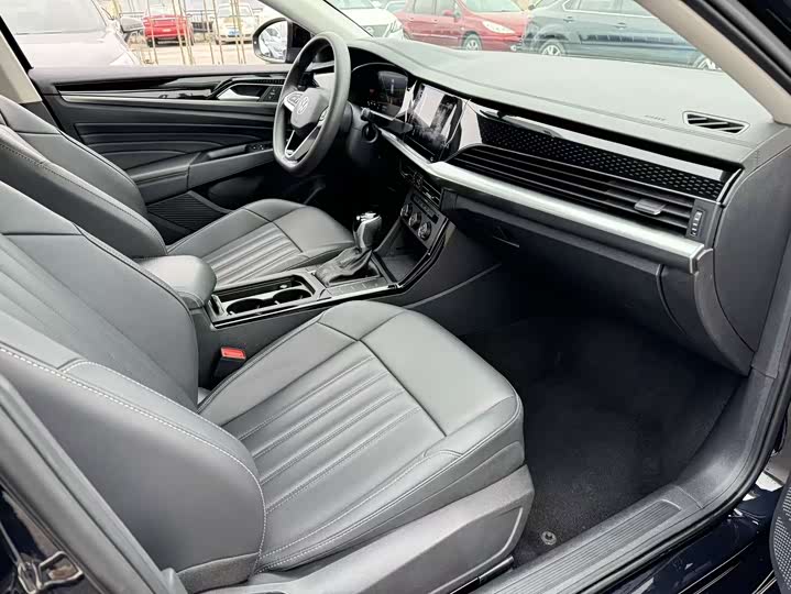 Фото 12 - Volkswagen Passat