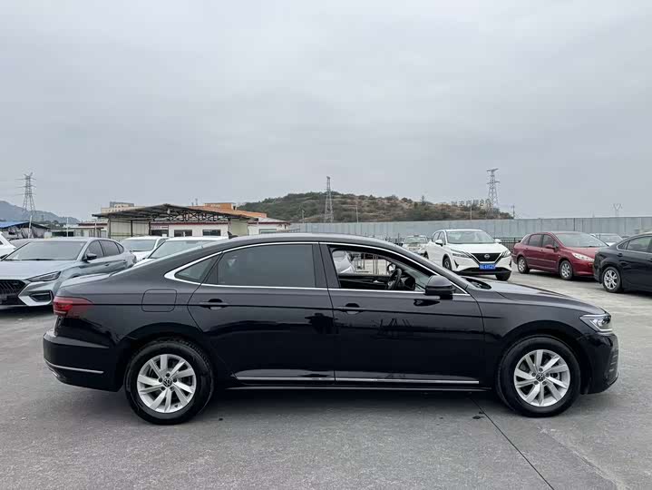 Фото 4 - Volkswagen Passat