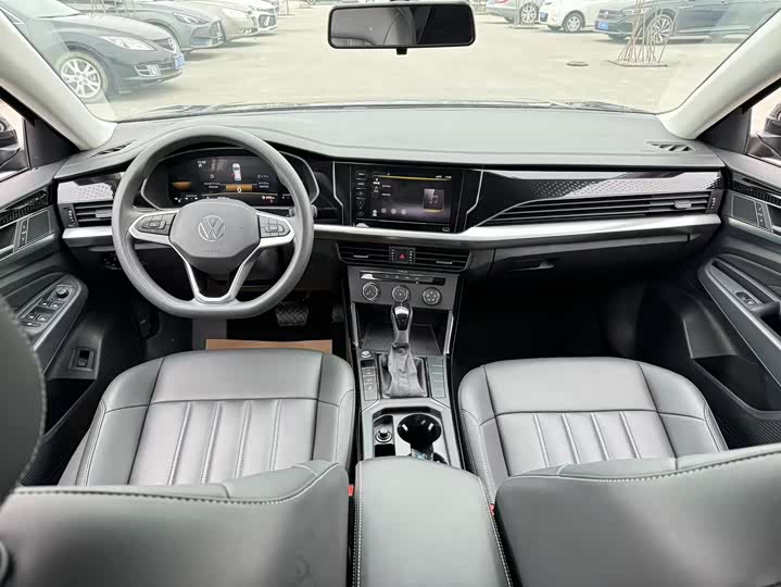 Фото 7 - Volkswagen Passat