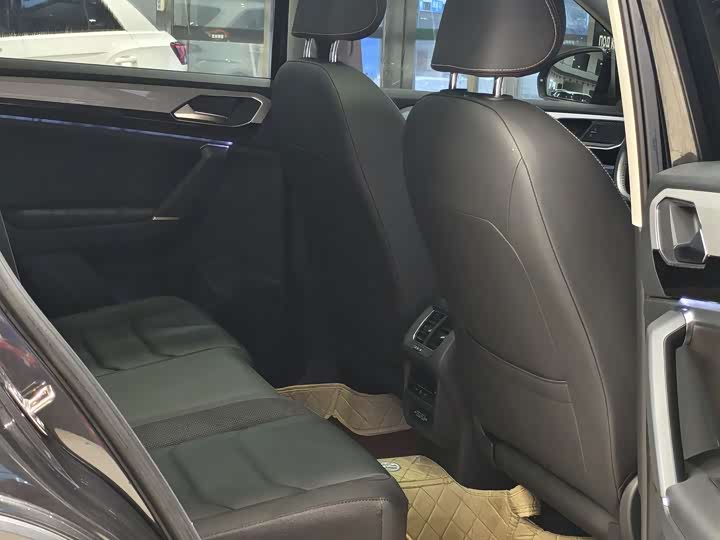 Фото 22 - Volkswagen Tayron