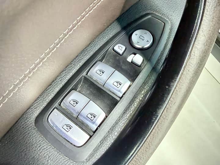 Фото 10 - BMW X1