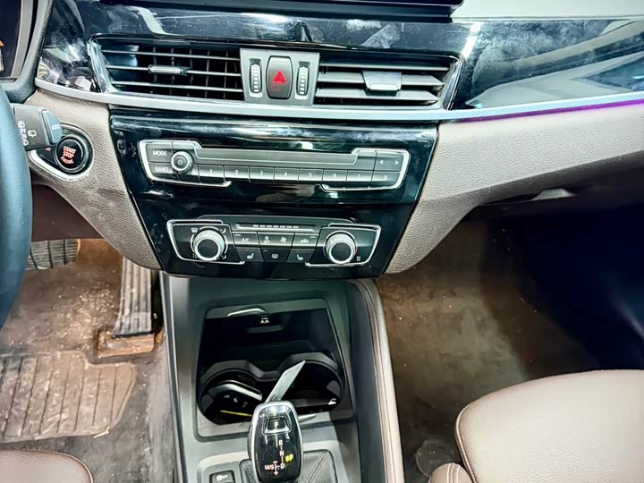 Фото 11 - BMW X1