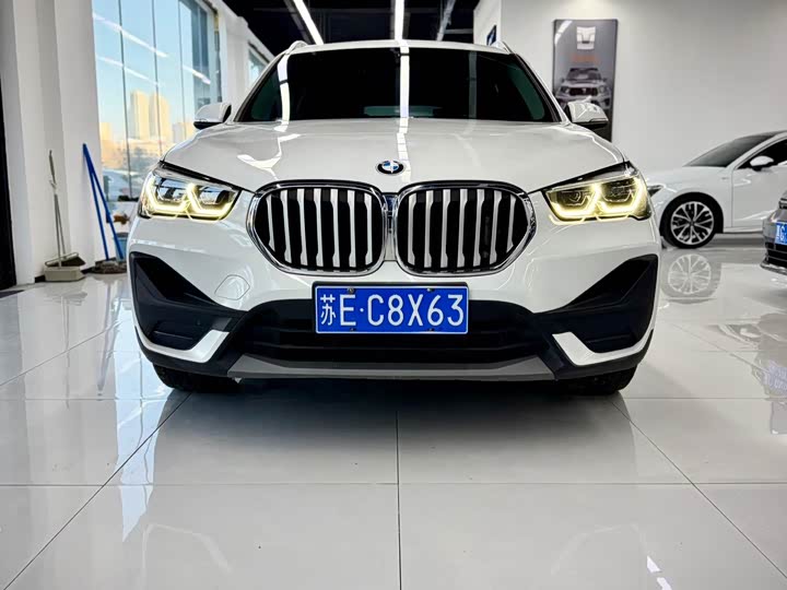 Фото 2 - BMW X1