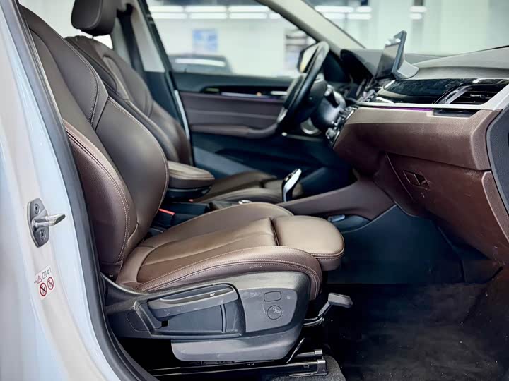 Фото 22 - BMW X1