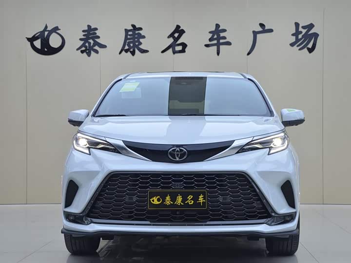 Фото 2 - Toyota Granvia