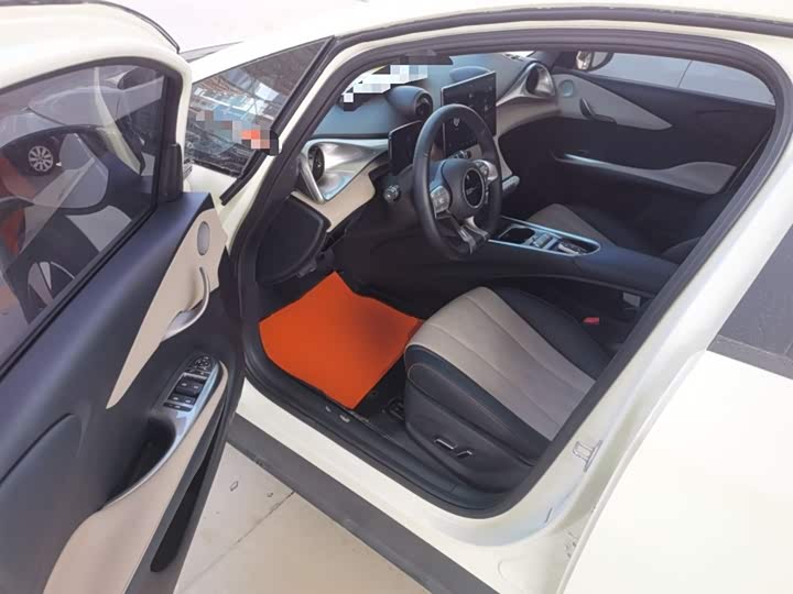 Фото 14 - BYD Dolphin