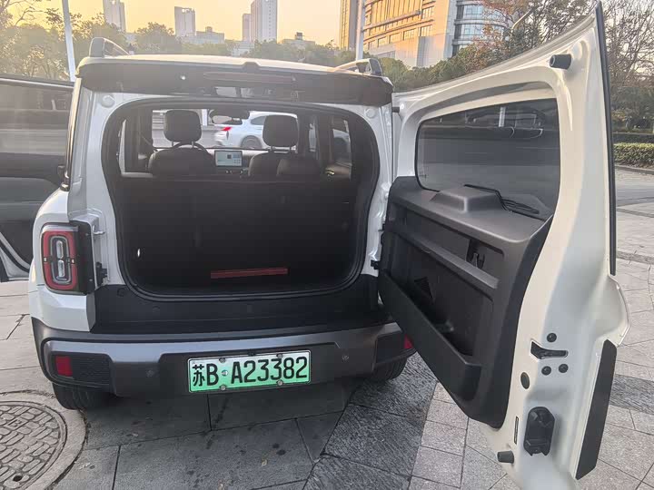 Photo 6 - Baojun Yep Plus