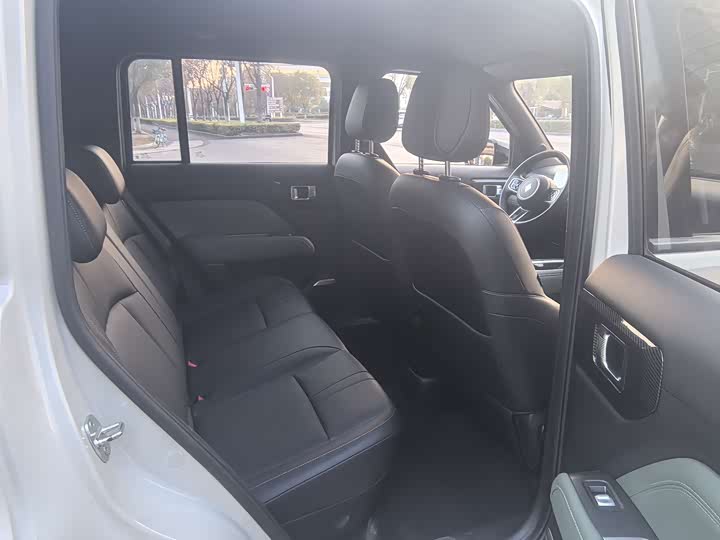 Photo 9 - Baojun Yep Plus