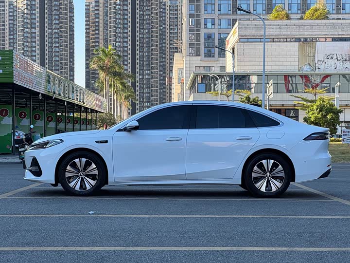 Фото 12 - Geely Galaxy A7