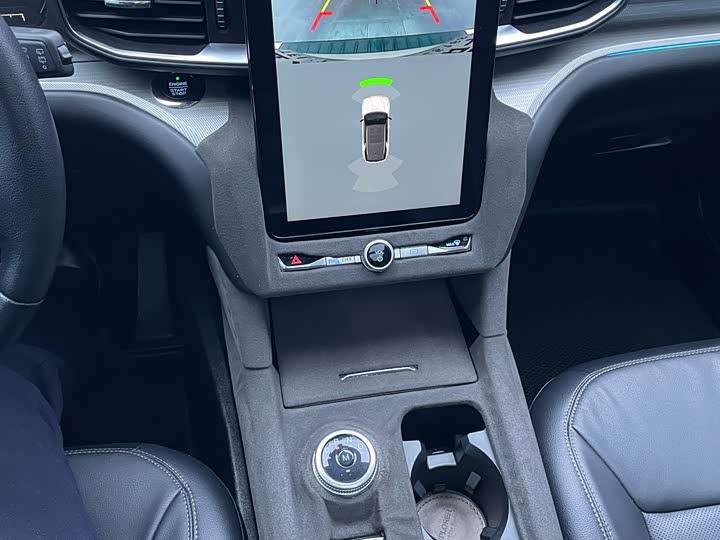 Фото 12 - Ford Explorer