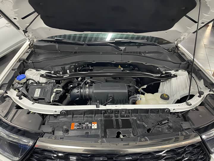 Фото 18 - Ford Explorer