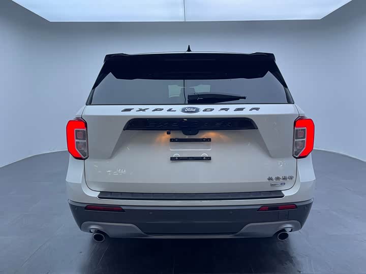 Фото 5 - Ford Explorer