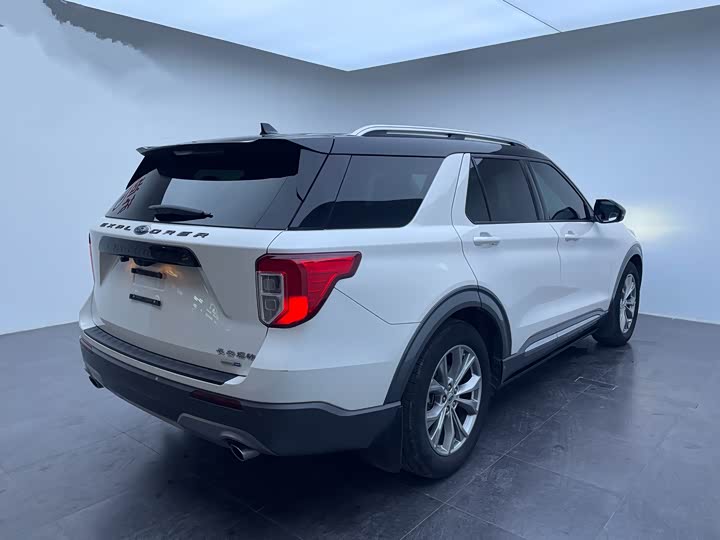 Фото 6 - Ford Explorer