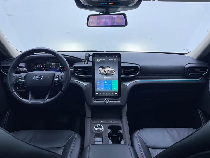 Фото 7 - Ford Explorer