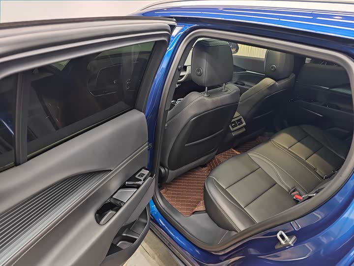 Фото 10 - Cadillac GT4