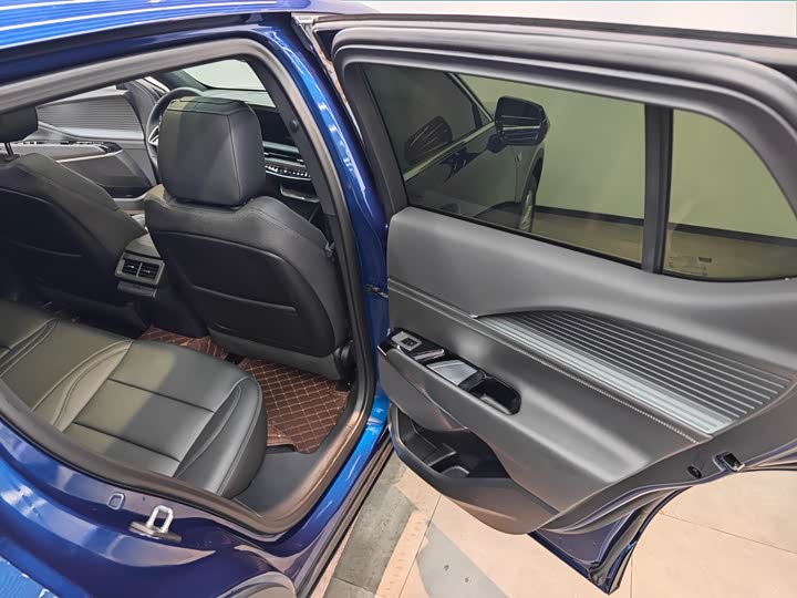 Фото 11 - Cadillac GT4