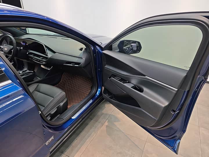 Фото 12 - Cadillac GT4