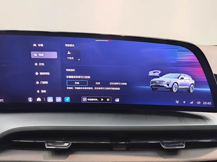 Фото 13 - Cadillac GT4