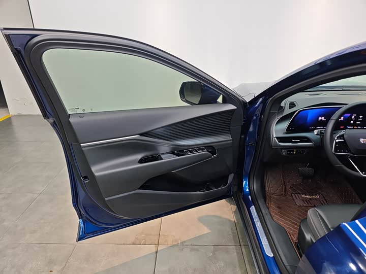 Фото 17 - Cadillac GT4