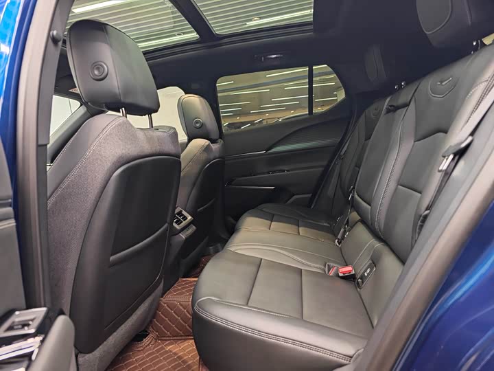 Фото 9 - Cadillac GT4