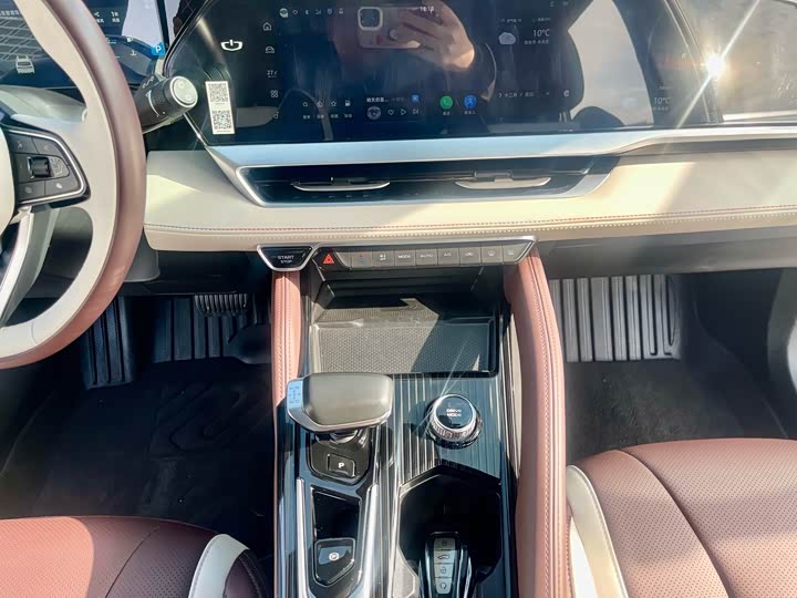 Фото 12 - Geely Monjaro